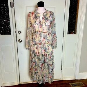 Small sheer OPT floral maxi with long sleeve and ruffle detail.Perfect condition